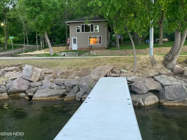 1506 Lake St, Big Stone City, SD 57216