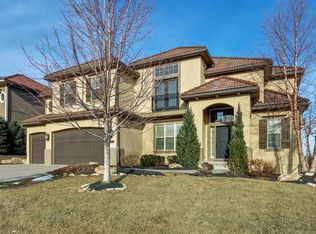 9015 Martindale St, Lenexa, KS 66220