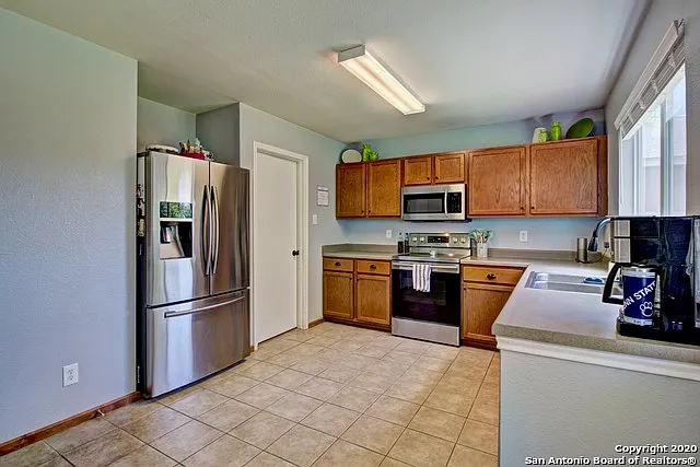 3906 Azalea Breeze — Photo 12