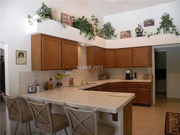 3rd image of 6449 W Brooks Ave