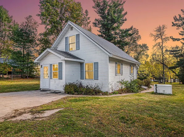 12649 Riverbend Rd, Evart, MI 49631