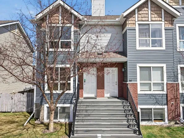 32 SW Erin Woods Ct SE, Calgary, AB T2B 3V6