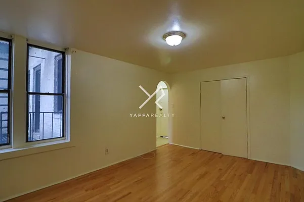 Rented by Yaffa Realty LLC | media 2