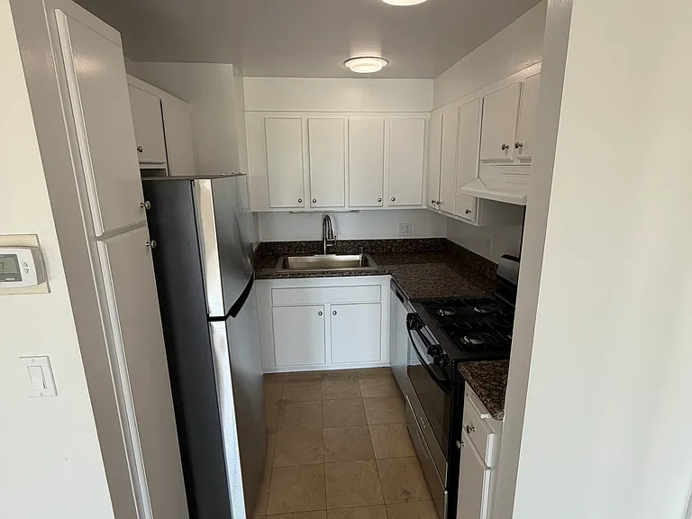 800 W 1st St #702 — Photo 16