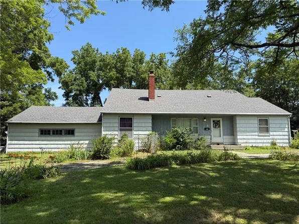 5904 E 133rd St, Grandview, MO 64030