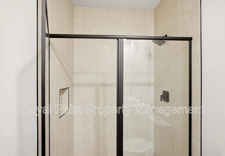 2616 NW 9th Ave — Photo 20