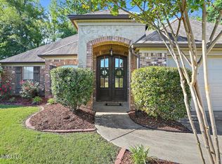 563 Oak Park Cir, Pearl, MS 39208
