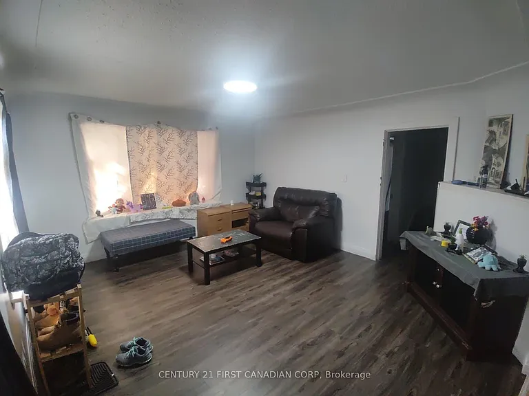 759 Curry St — Photo 3