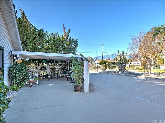 2nd image of 8961 Tamarind Ave