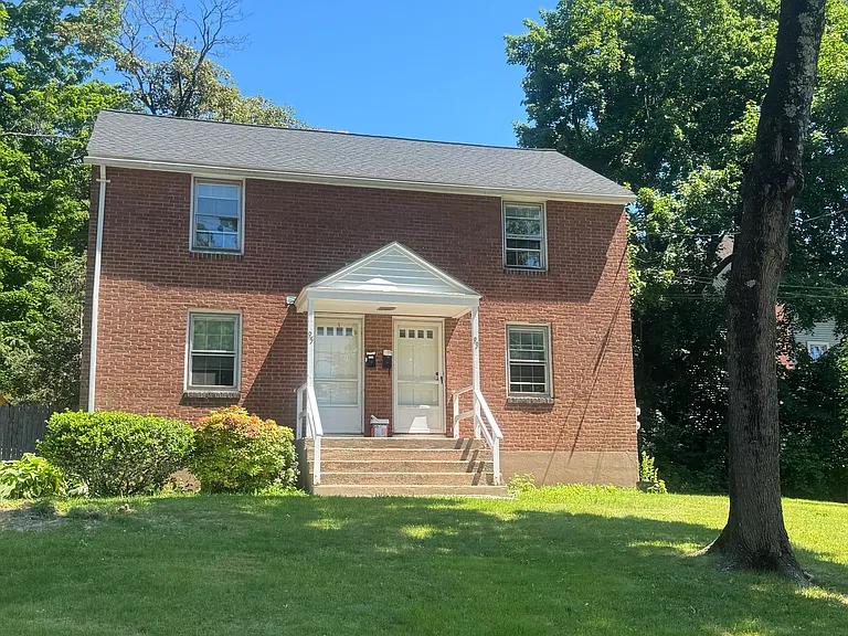 93 E Main St #93 — Photo 2