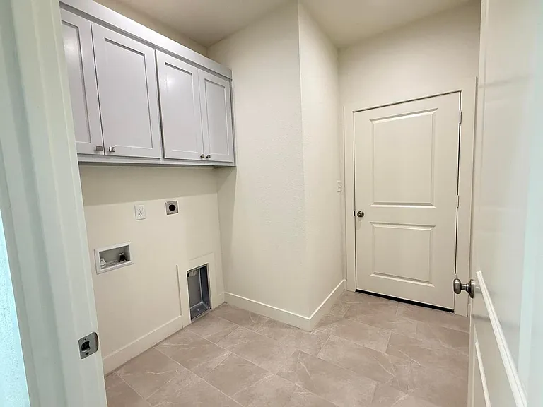 317 Cowboy Ln — Photo 17