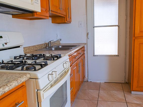 5th image of 8326 Verde Cir #1