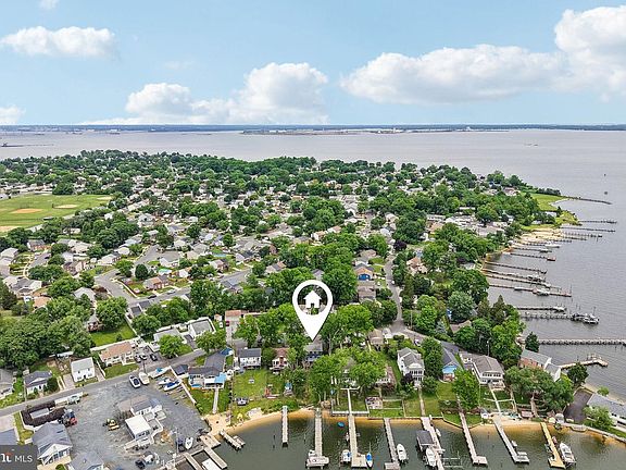 3rd image of 222 Bar Harbor Rd