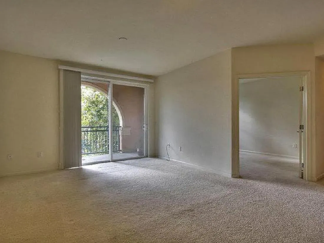 2 bed, 1108 sqft, $3,250 — Photo 4