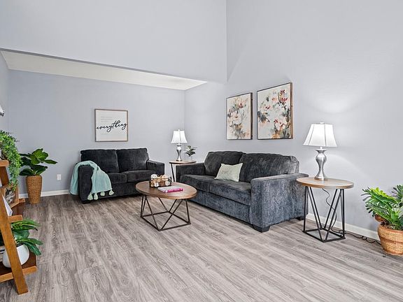 3rd image of 5078 Country Club Drive