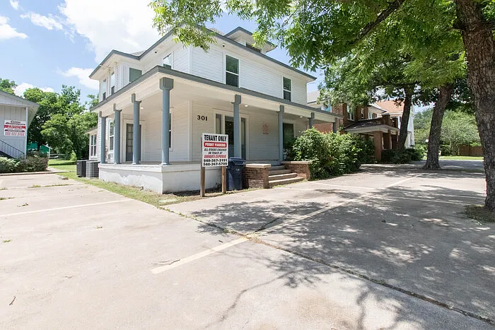 301 Fry St