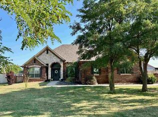 38 NE Sunset Dr, Elgin, OK 73538