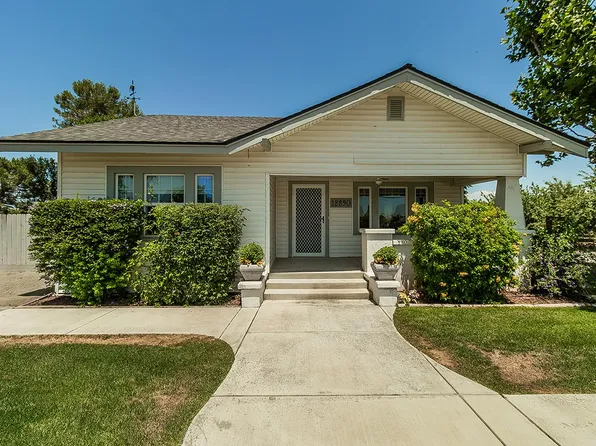 12890 E Kamm Ave, Kingsburg, CA 93631