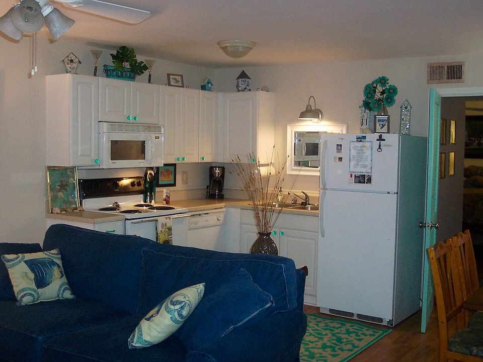 1st image of 1527 Ben Sawyer Blvd #1527