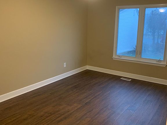 5th image of 9 Greenwood Dr