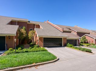 1225 Navajo Ct, Indian Hills, KY 40207