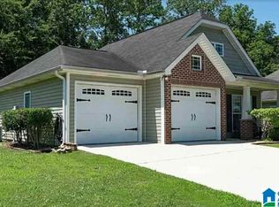 253 Rossburg Dr, Calera, AL 35040