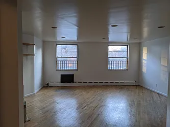 Rented by R New York