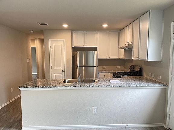 5th image of 10623 McClintock Dr