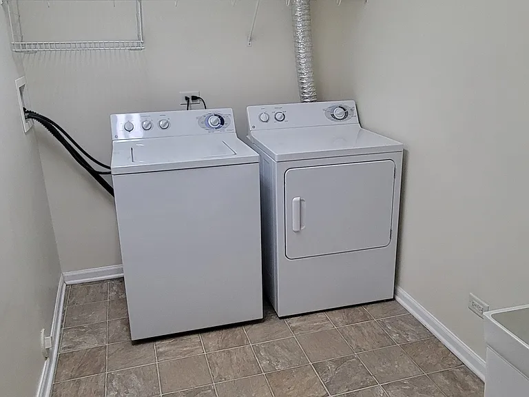 4277 Drexel Ave — Photo 22