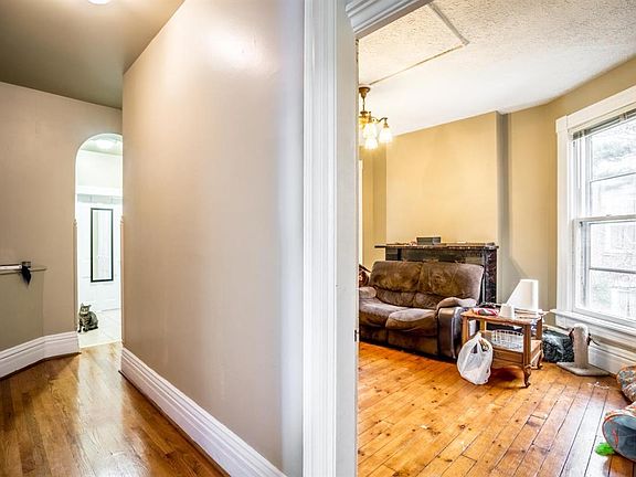 2nd image of 90 W Greenwood Ave #B