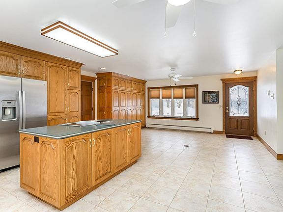 5th image of 3436 Clover Ln