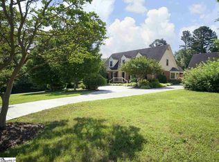 112 W Round Hill Rd, Greenville, SC 29617