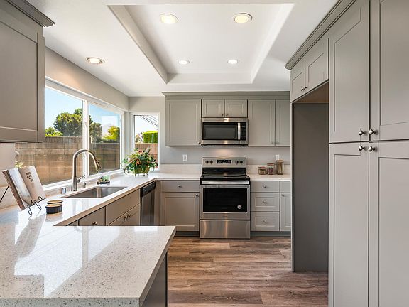 3rd image of 1106 N Gracia St