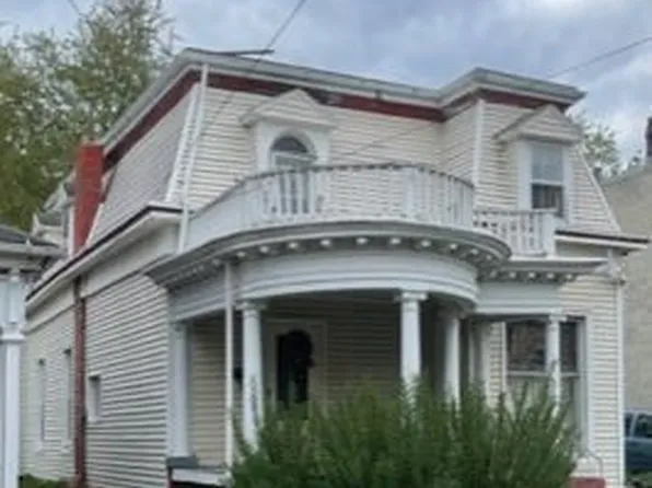 109 S 3rd Ave, Middleport, OH 45760