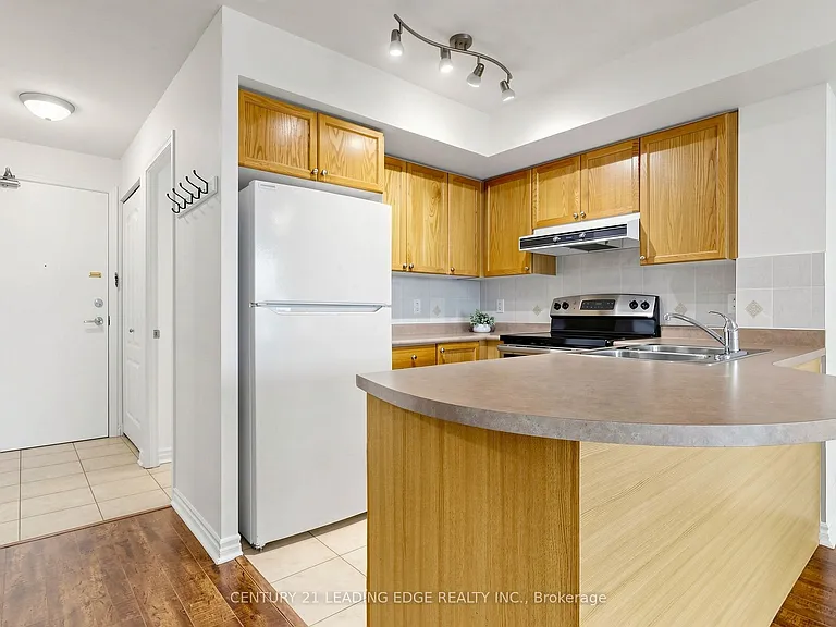 17 Barberry Pl #905 — Photo 9