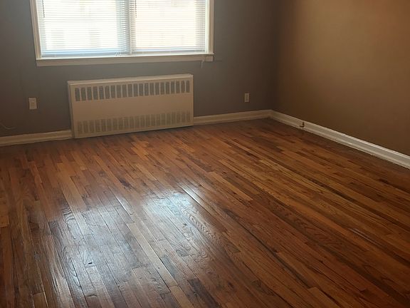 2nd image of 138 Bay 13 St