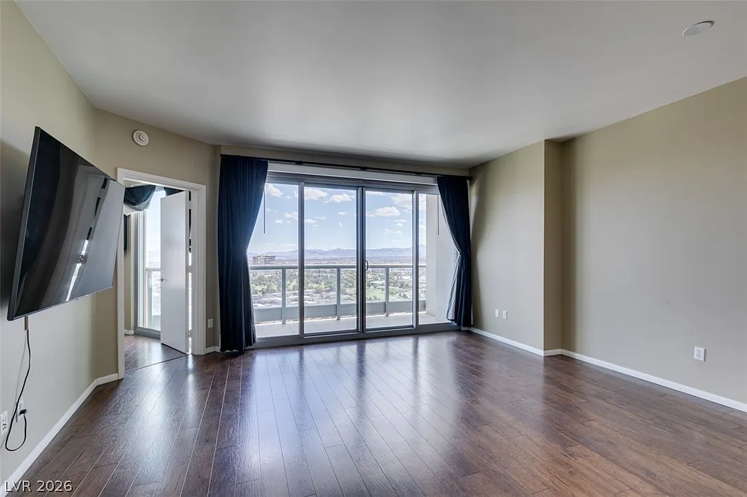 1 bed, 1.5 bath, 814 sqft, $2,100 — Photo 3