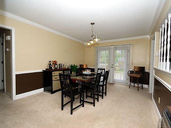 4th image of 200 Randall Ln