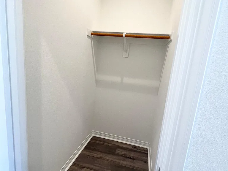 207 Merit — Photo 30