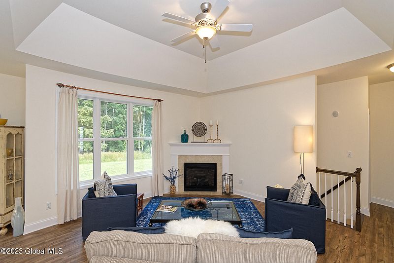 5th image of 56 Huntington Way