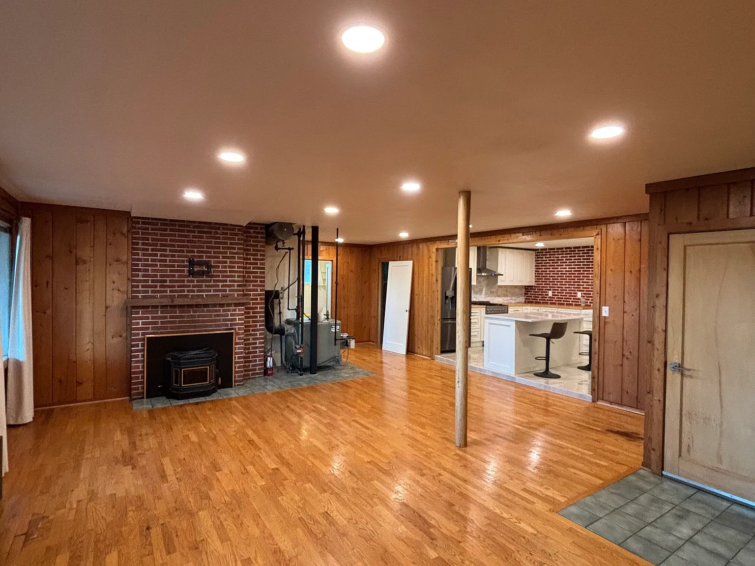 2 bed, 1080 sqft, $1,950 — Photo 3