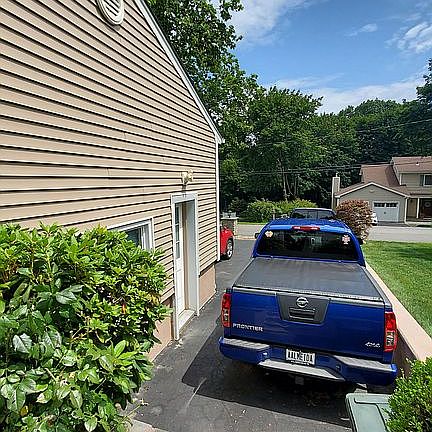 3rd image of 35 Ross Dr