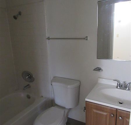 4th image of 7126 W Highland Ave