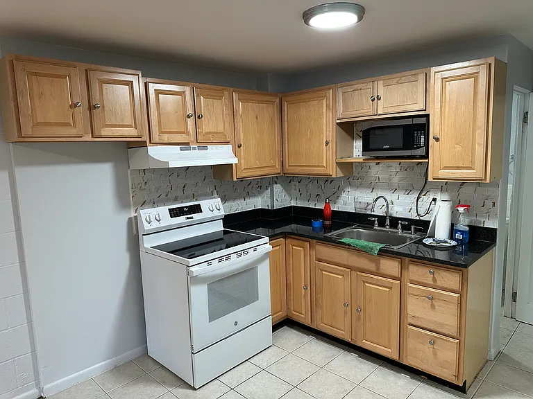 243 Lake St — Photo 3