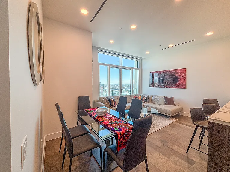 123 Lexington Ave #1402 — Photo 3