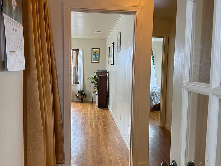 2018 J St #B — Photo 5