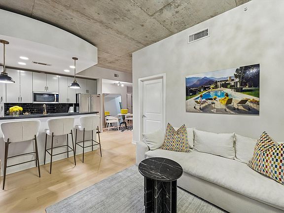 4th image of 360 Nueces St APT 1417