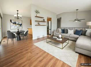 870 Sherwood Rd, Shoreview, MN 55126