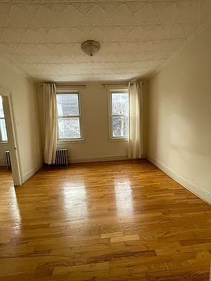 Rented by New York Realty Minimax Inc | media 22