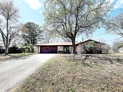 706 Lee St, Bowie, TX, 76230